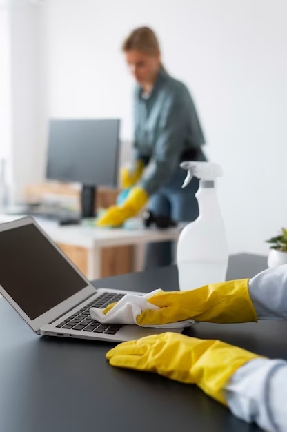 Descubre los trucos y la importancia de la limpieza de oficinas